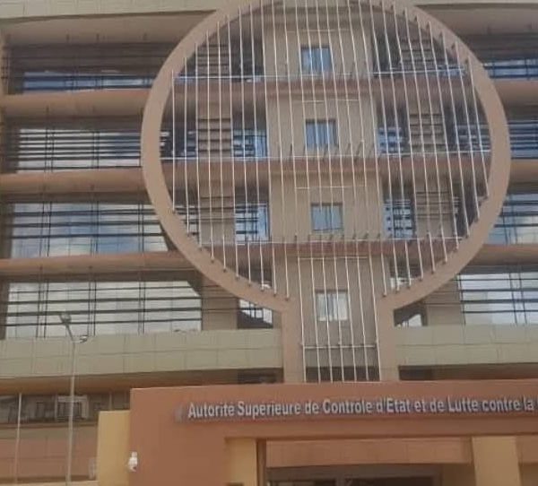 Affaire de corruption au TGI de Ziniaré : 15 mois de prison avec sursis pour un magistrat,…