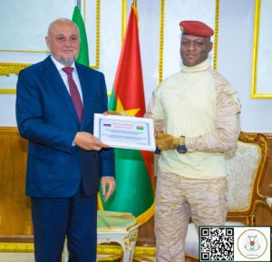 Coopération Burkina-Russie : un laboratoire mobile microbiologique offert au Burkina Faso