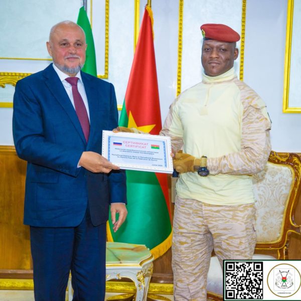 Coopération Burkina-Russie : un laboratoire mobile microbiologique offert au Burkina Faso