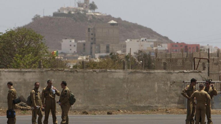 Fermeture base militaire française Sénégal : Paris tourne une page de son histoire en Afrique