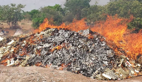 Fraude à Kourittenga : Des produits prohibés estimés à plus de 50 millions de FCFA incinérés