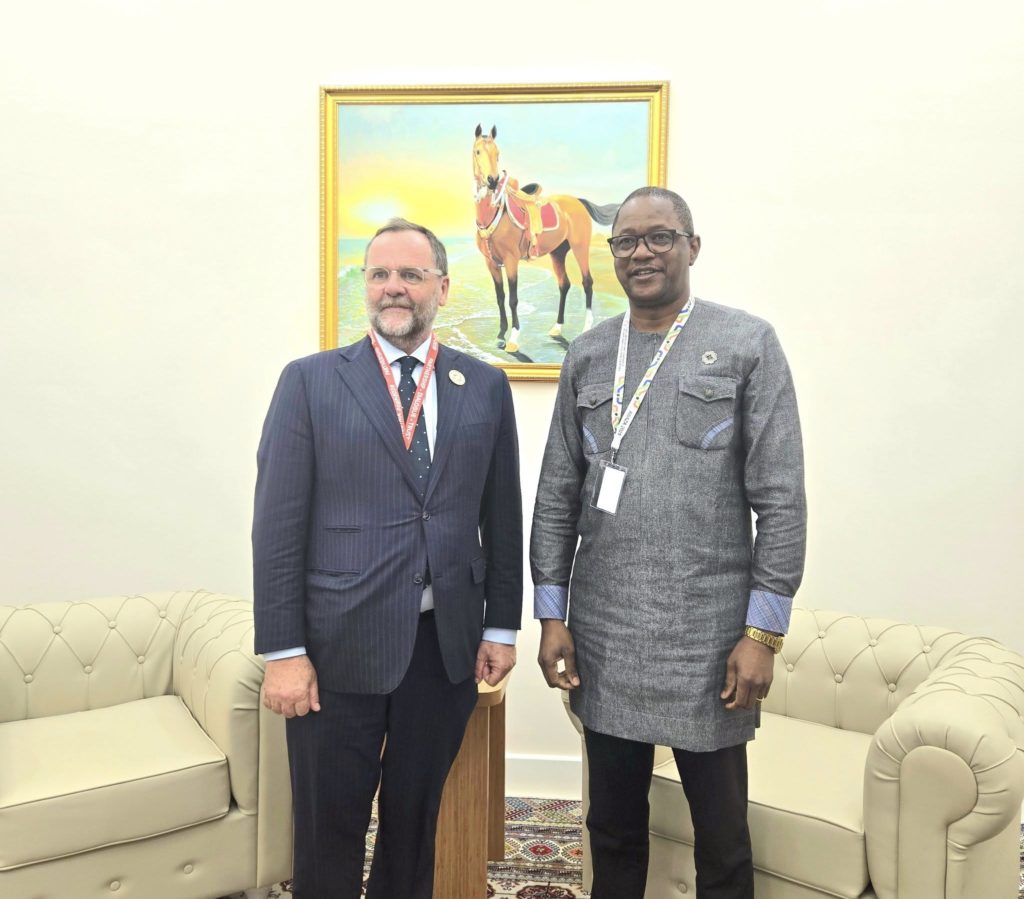Avec SEM. Josef Schellhorn, Secrétaire d'État au Ministère fédéral des Affaires européennes et internationales de la République d'Autriche.