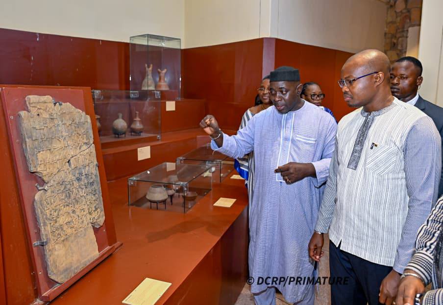Visite culturelle : le Premier ministre découvre un pan du trésor culturel et artistique au Mali