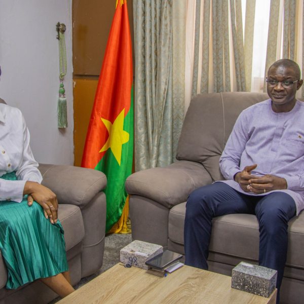 Transition énergétique au Burkina Faso : le ministre GOUBA échange avec la chercheure Nabonswendé Aïda ZAONGO/OUEDRAOGO
