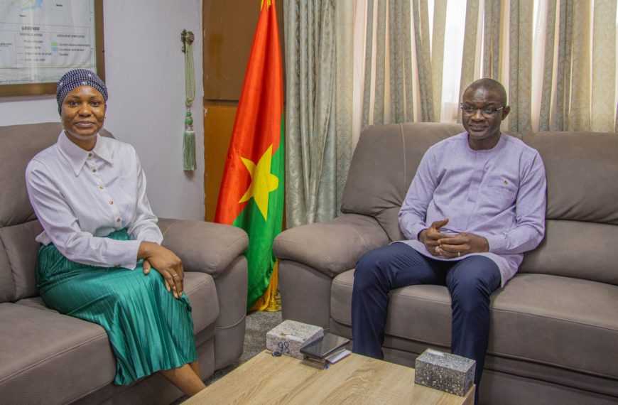 Transition énergétique au Burkina Faso : le ministre GOUBA échange avec la chercheure Nabonswendé Aïda ZAONGO/OUEDRAOGO
