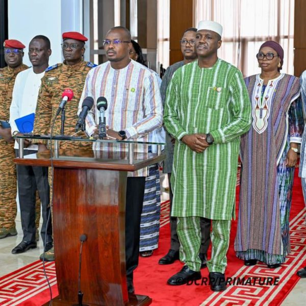 Visite d’amitié au Mali : le Premier ministre burkinabè reçu au Palais de Koulouba
