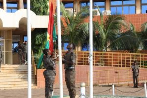 Montée des couleurs Burkina Faso : un appel à la persévérance et à la performance