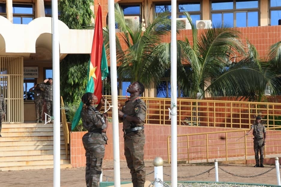 Montée des couleurs Burkina Faso : un appel à la persévérance et à la performance