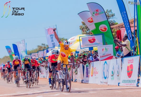 36e Tour du Faso : Paul Daumont conserve le maillot jaune et renforce sa domination