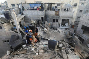 Gaza : après les frappes, Israël annonce le…