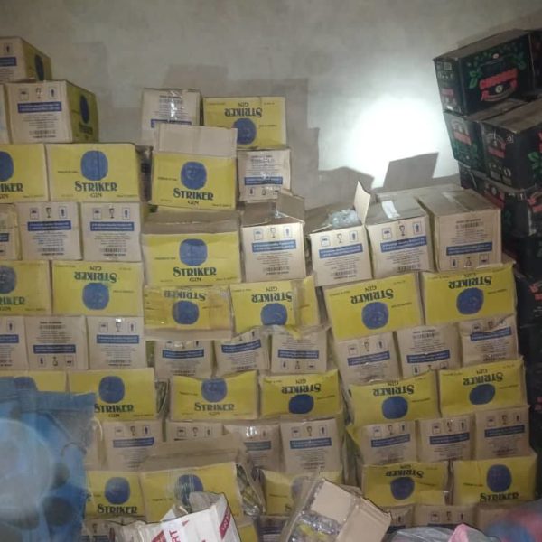 Lutte contre le commerce illicite : 355 cartons de liqueurs prohibées saisis grâce à la vigilance citoyenne