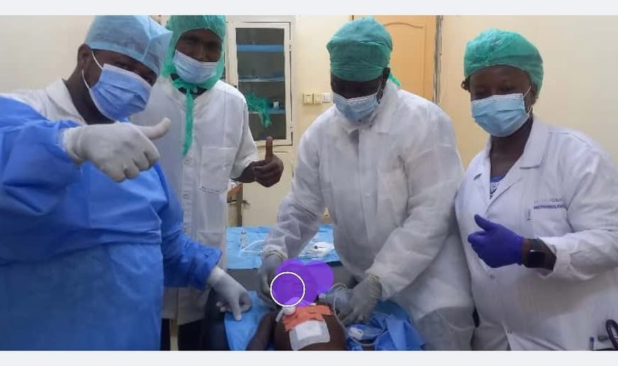 Dialyse péritonéale CHUSS : une première intervention réussie sur une fillette de 3 ans