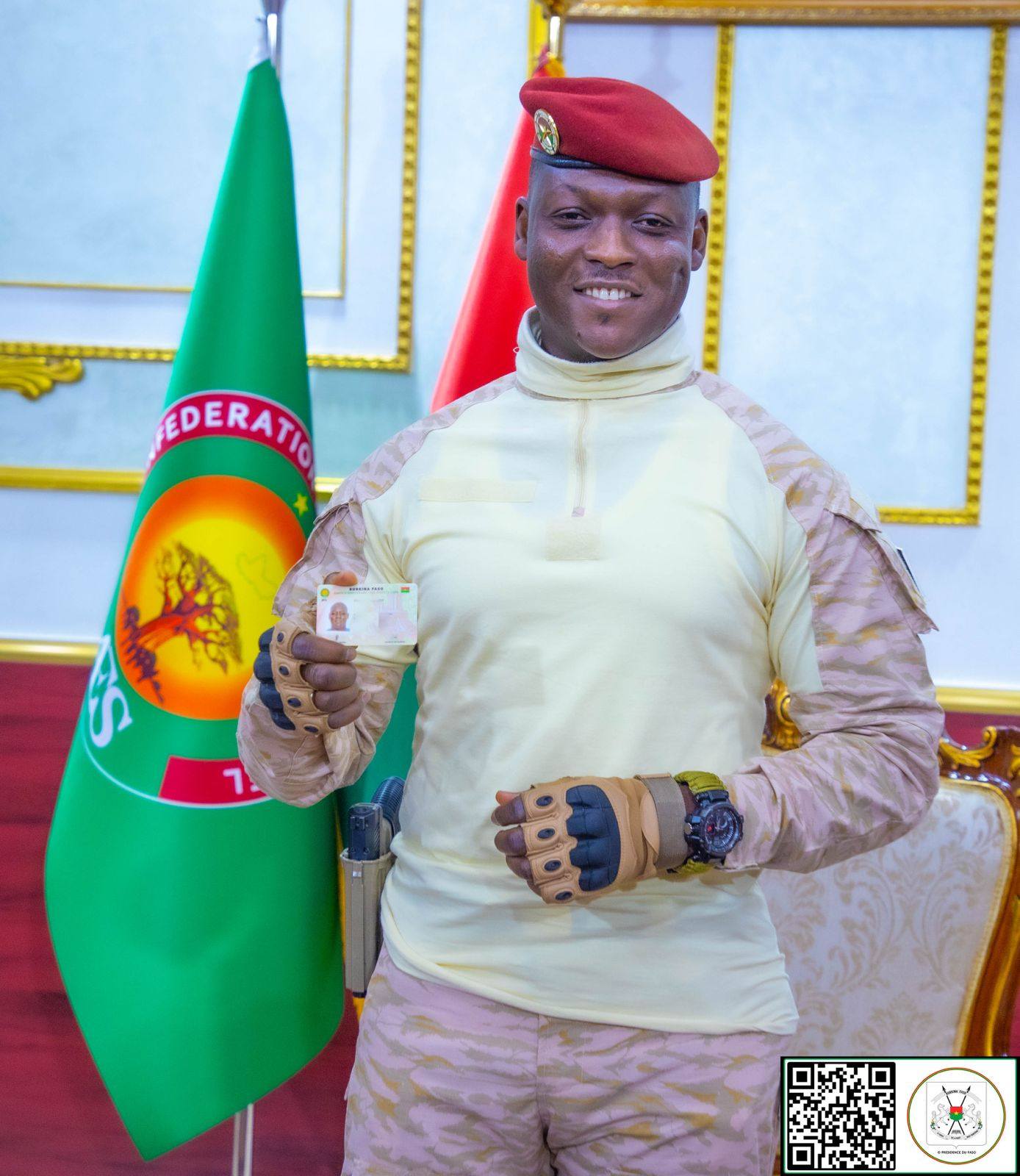 Carte d’identité biométrique AES : Le Burkina Faso lance officiellement le nouveau document avec l’enrôlement du Président