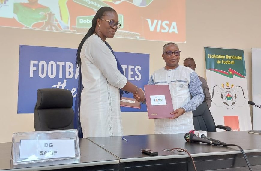 Football burkinabè : la FBF et la SA2IF s’allient pour soutenir les jeunes et le football féminin