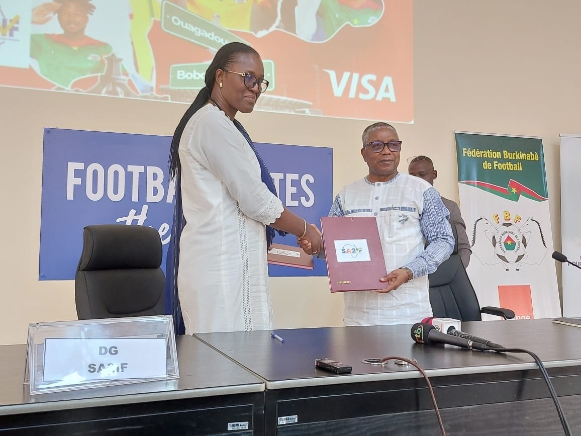 Football burkinabè : la FBF et la SA2IF s’allient pour soutenir les jeunes et le football féminin