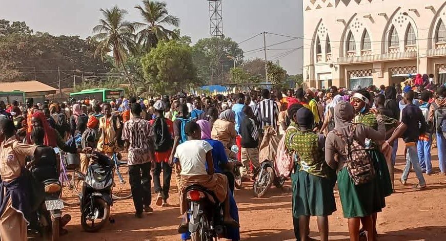 Les élèves de Bobo-Dioulasso soutiennent le gouvernement