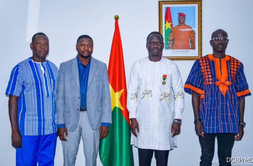 Roland SOMDA reçoit le DG de Belstech pour la jeunesse digitale