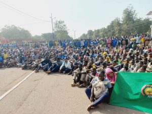 Soutien des élèves au Président Traoré à Ouagadougou