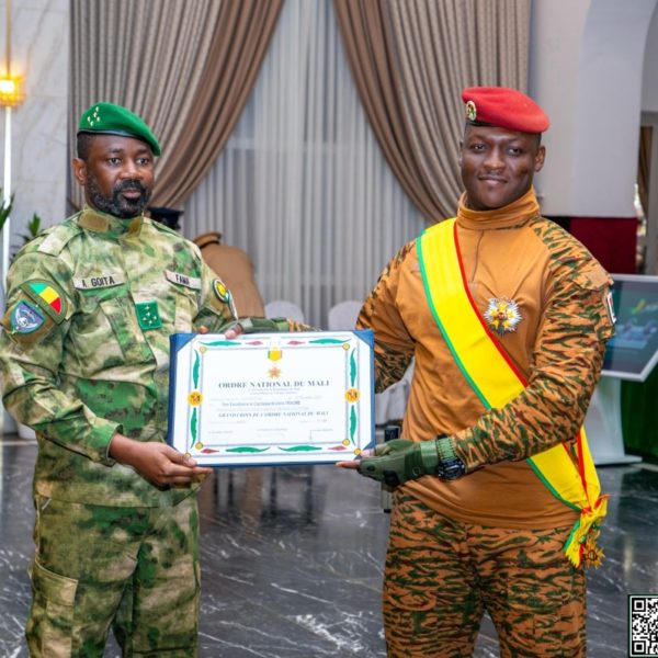 Président Traoré honoré au Mali par l’AES