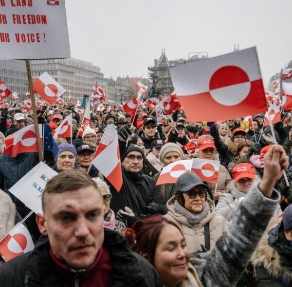 Groenland : des milliers de manifestants contre Trump