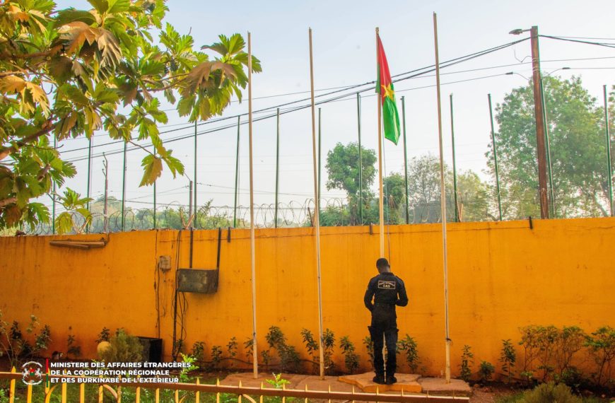 Montée des couleurs au MAECR-BE : engagement réaffirmé