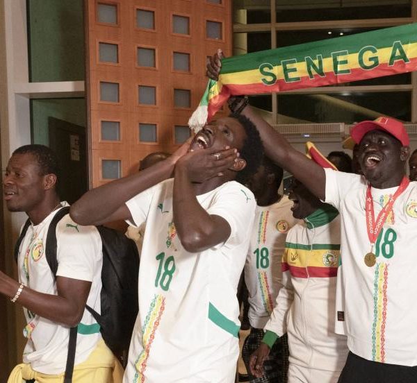 La grâce des supporters sénégalais par le roi Mohammed VI marque un geste d’apaisement historique